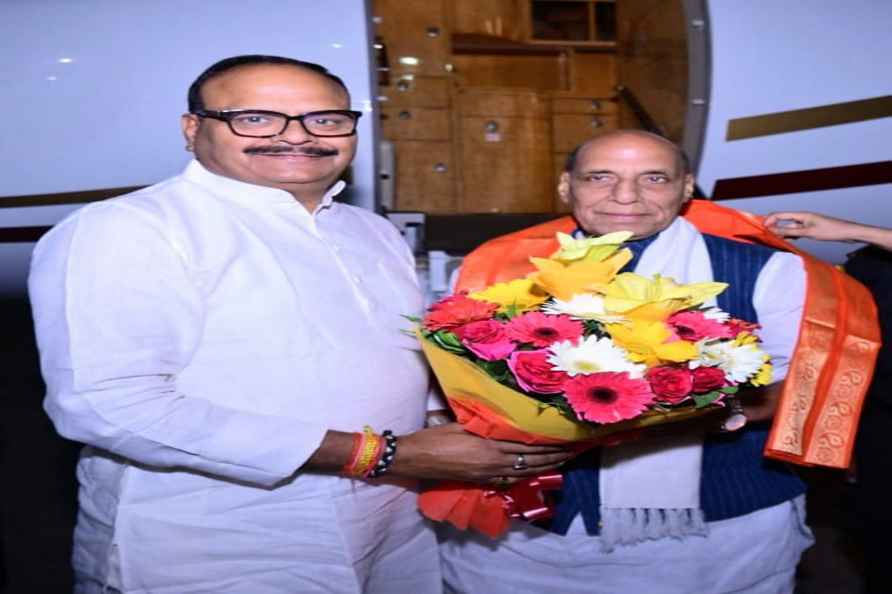 Rajnath Singh, Brajesh Pathak meet