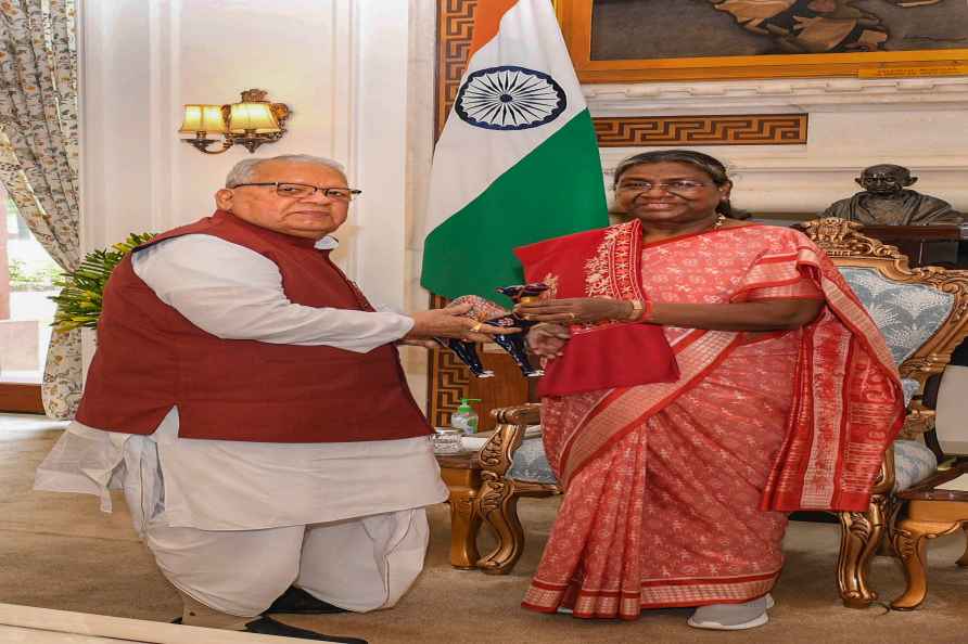 President meets Rajasthan Governor