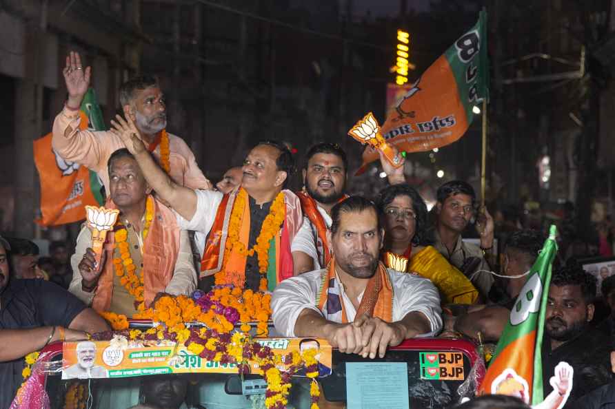 The Great Khali campaigns for BJP in Kanpur