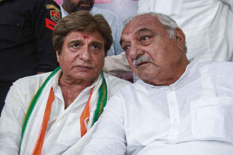 Raj Babbar, Hooda campaigns in Haryana