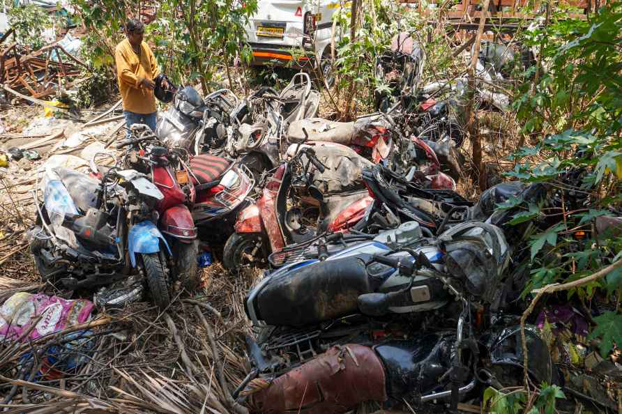 Ghatkopar hoarding collapse