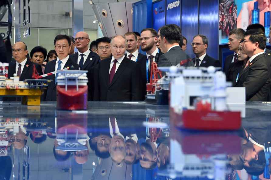 Vladimir Putin,visits the Russian-Chinese EXPO