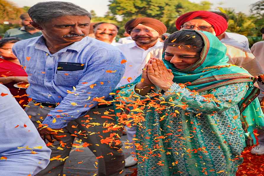 Mehbooba Mufti campaigns