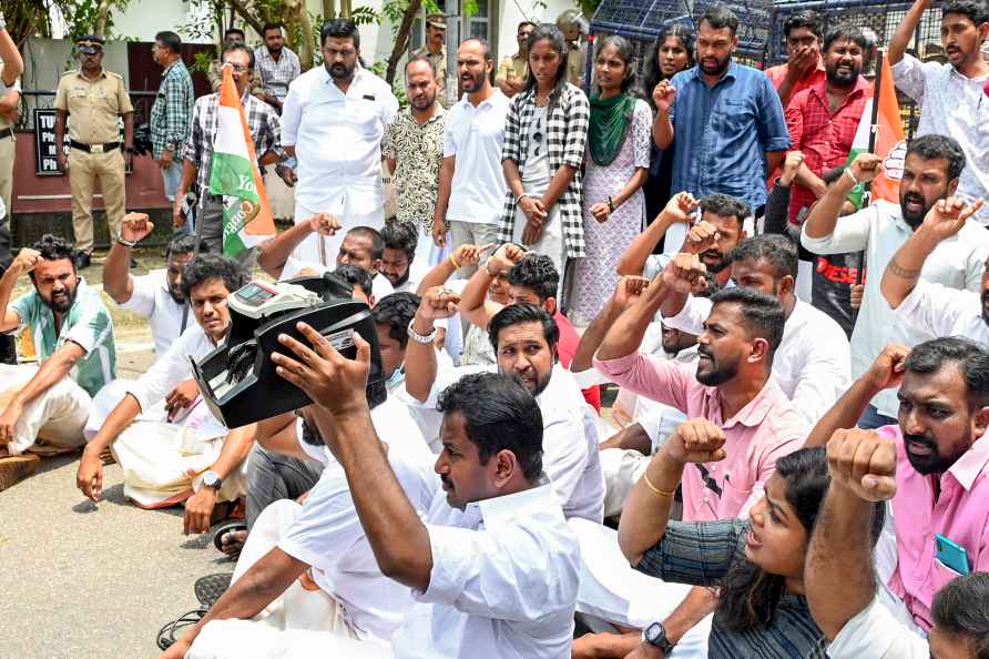 Youth Congress' protest against Kerala govt