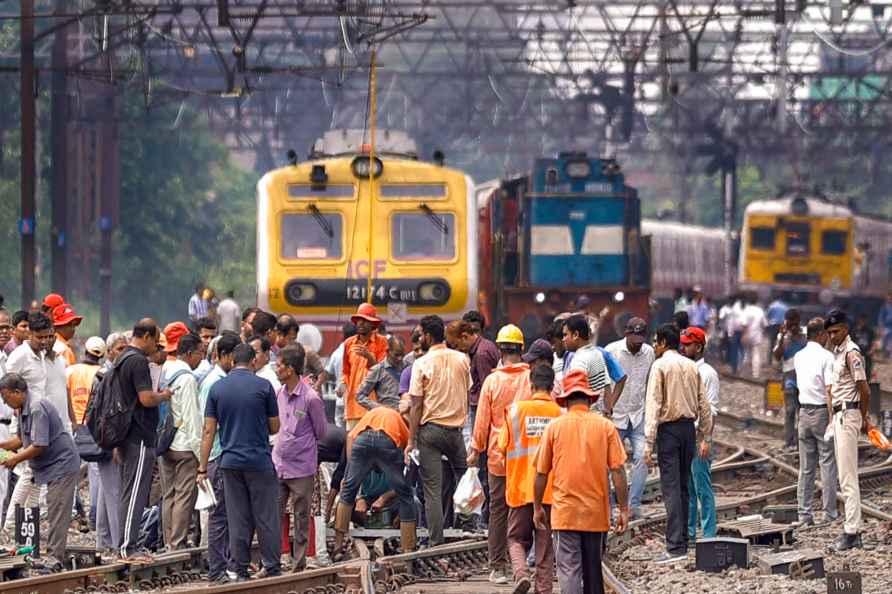 Local train derails in Howrah