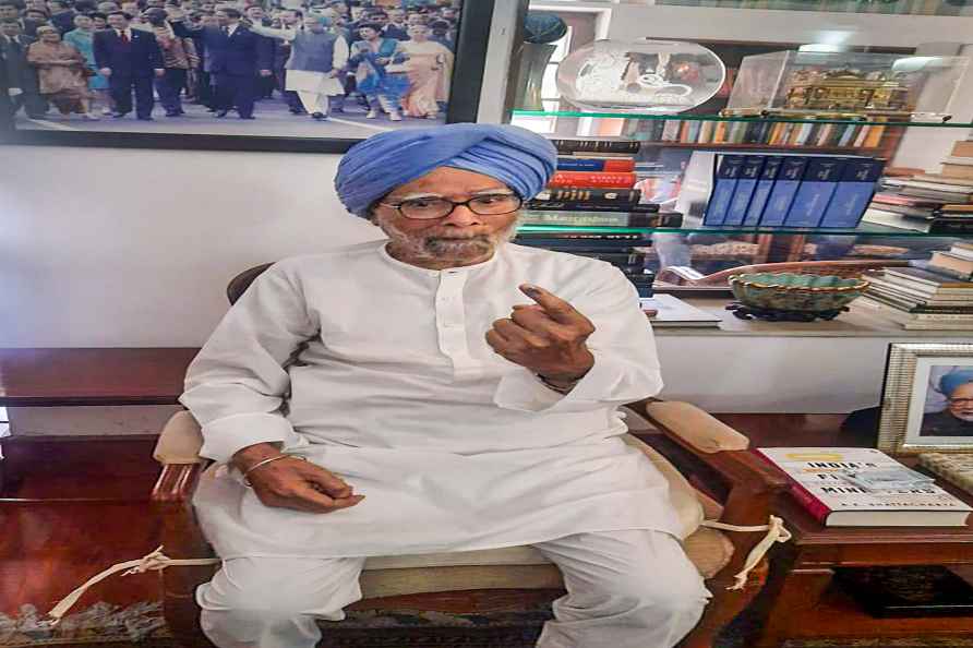 Manmohan Singh accuses PM Modi of 'hateful speeches'