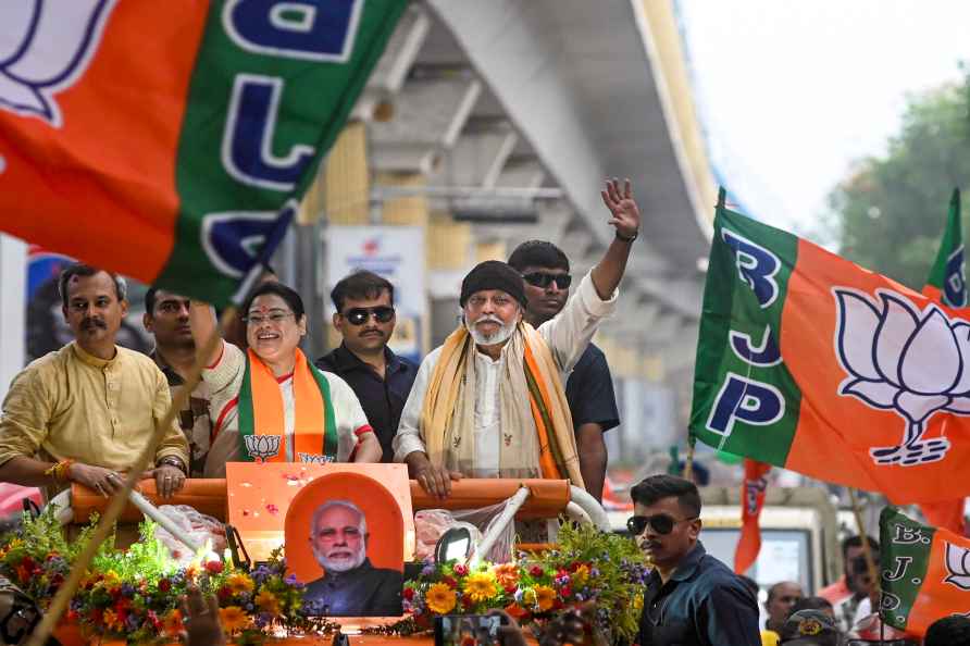 Mithun Chakraborty campaigns in Kolkata