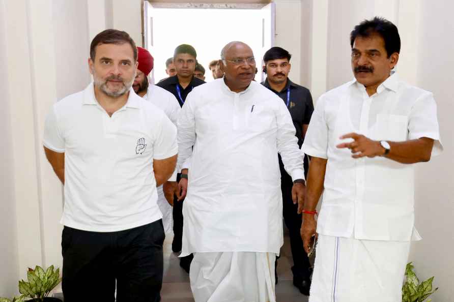 Mallikarjun Kharge holds a Zoom meeting