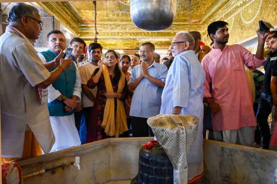 Arvind Kejriwal at Hanuman temple