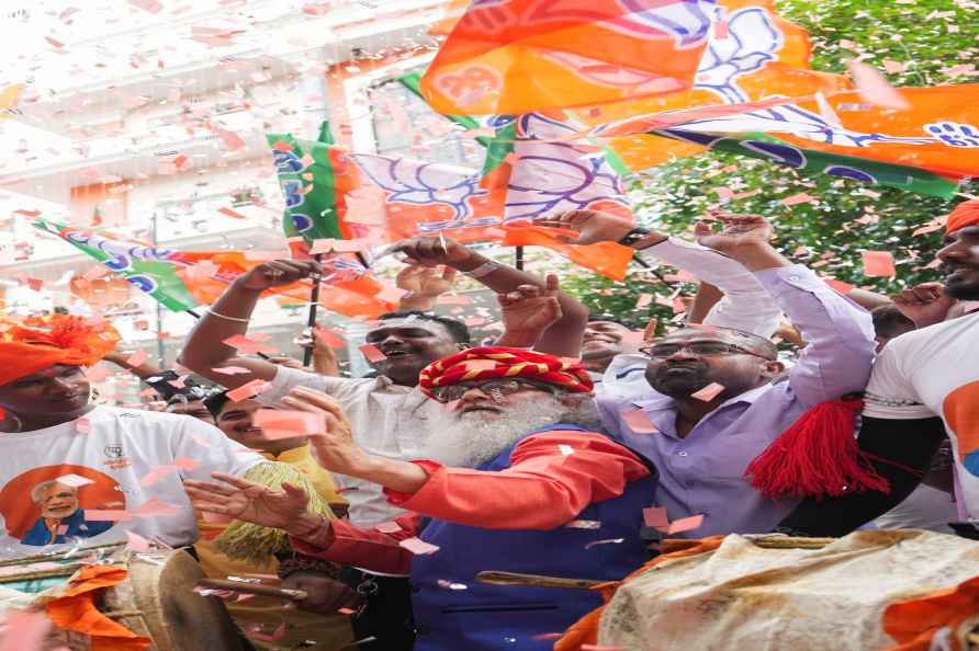 LS Poll results: BJP celebrates in Bengaluru