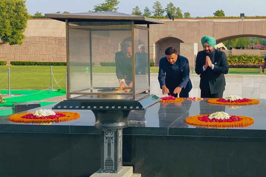 CEC and others visits Rajghat