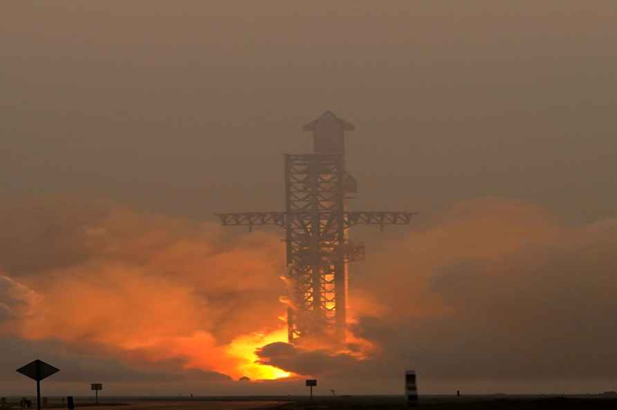 SpaceX's mega rocket Starship test flight