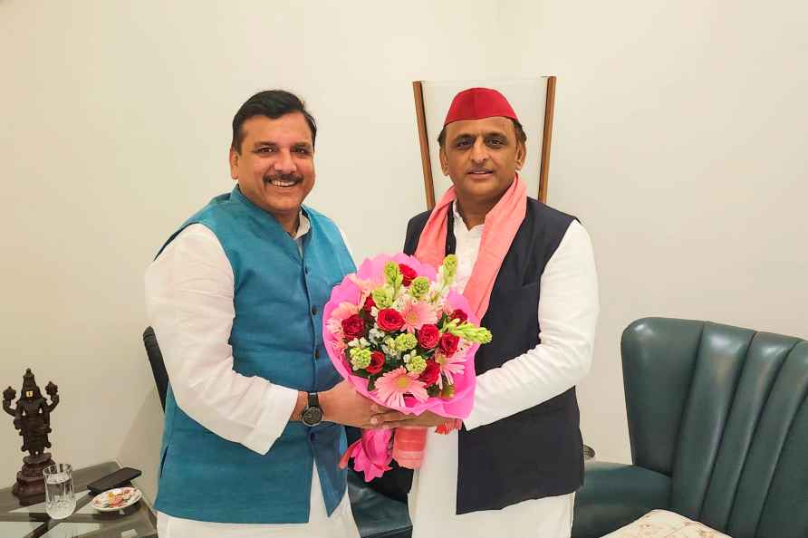 Sanjay Singh meets Akhilesh Yadav