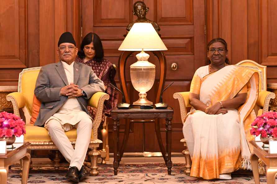 President Murmu meets Nepal PM