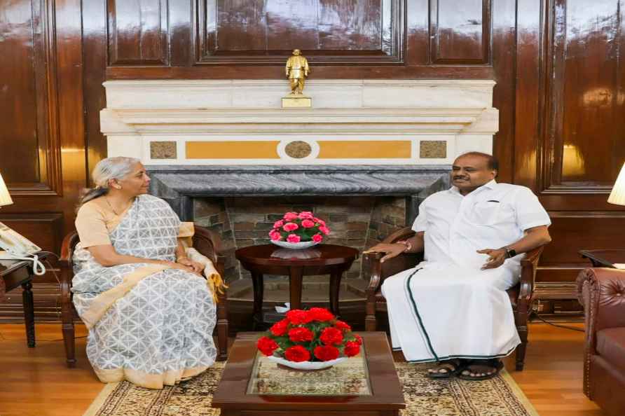 Sitharaman meets H.D. Kumaraswamy