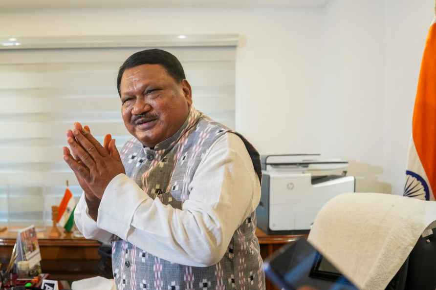 Jual Oram takes charge as Tribal Affairs minister