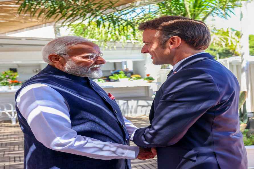 G7 Summit: PM Modi meets French President