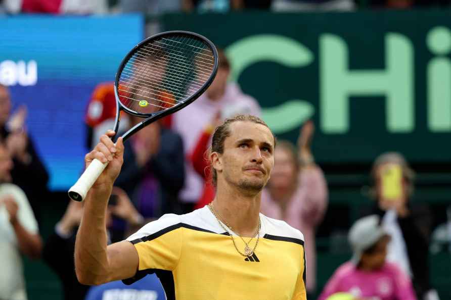 Germany's Alexander Zverev celebrates defeating Italy's Lorenzo ...