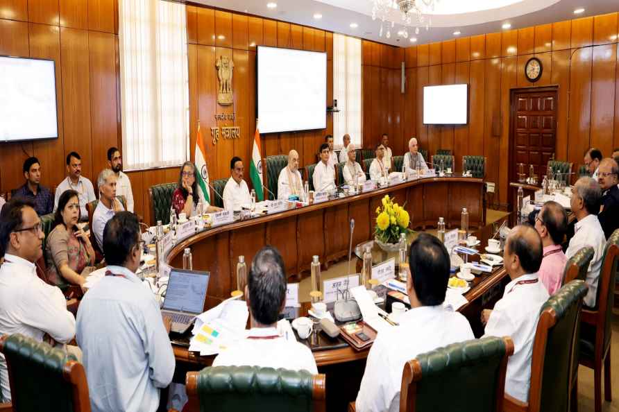 HM Shah chairs meeting on flood preparedness