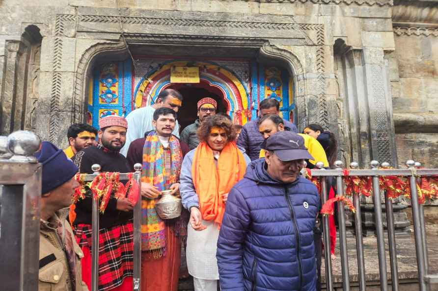 Sonu Nigam at Kedarnath temple