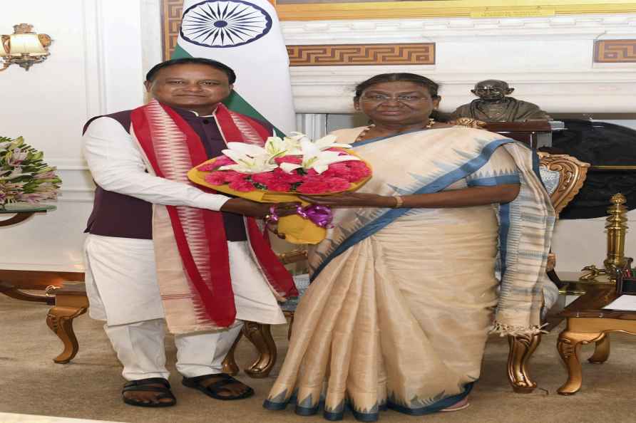 Mohan Charan called on Droupadi Murmu