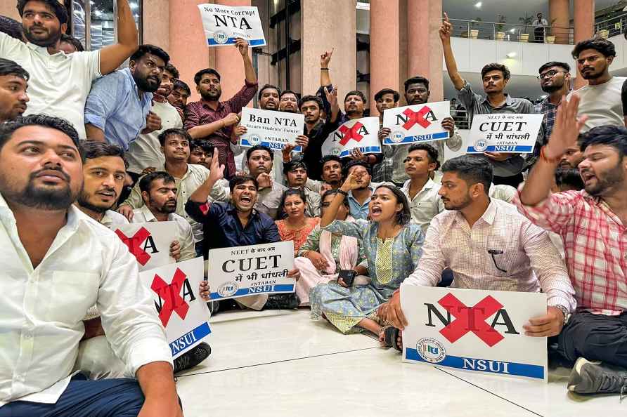 NSUI protest at NTA office