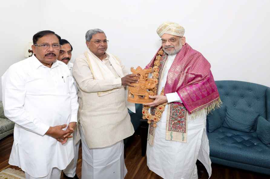 Siddaramaiah meets Amit Shah