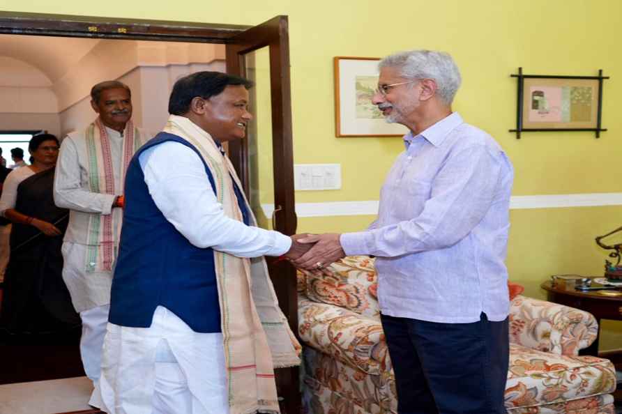 Mohan Charan Majhi meets Jaishankar