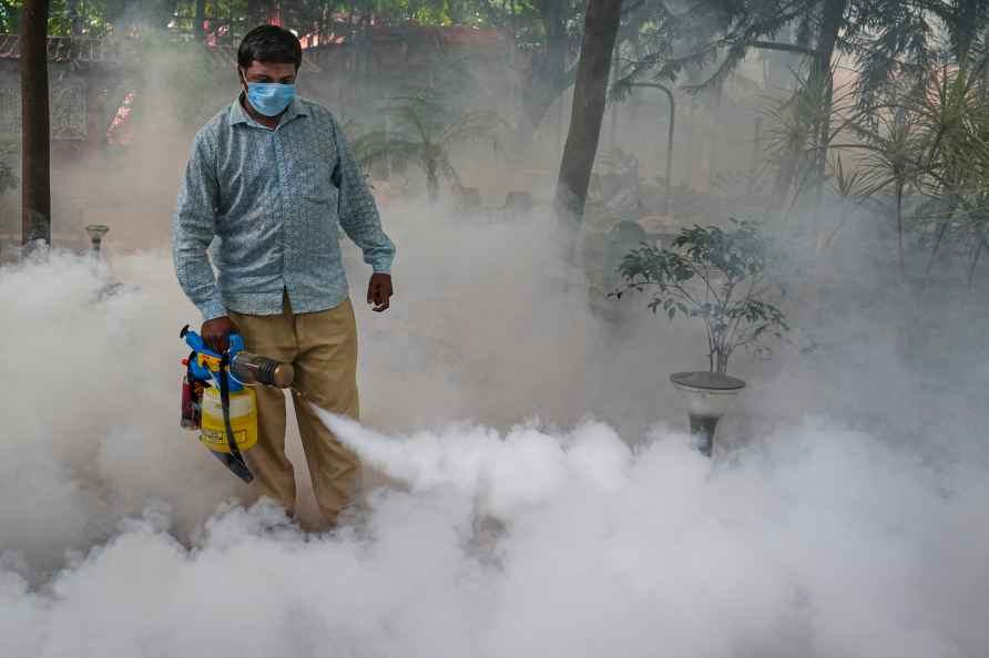 Fumigation to kill mosquitos off in Bengaluru