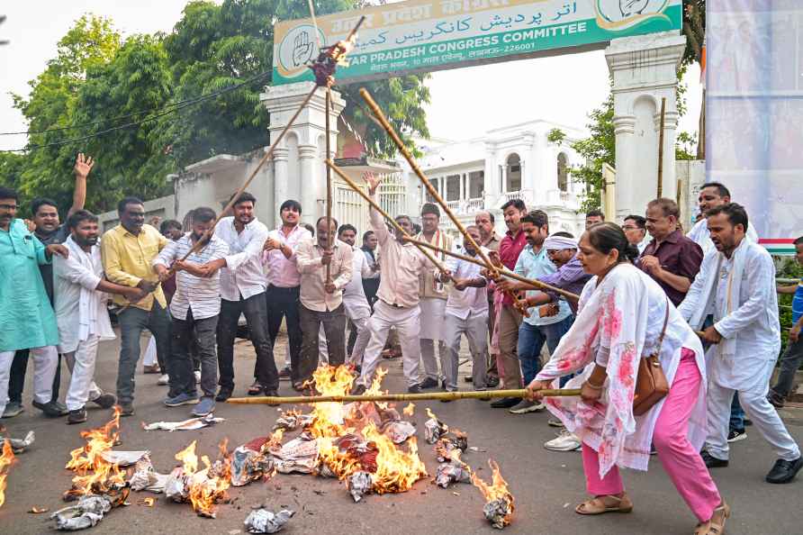 Congress protest against PM Modi in Lucknow