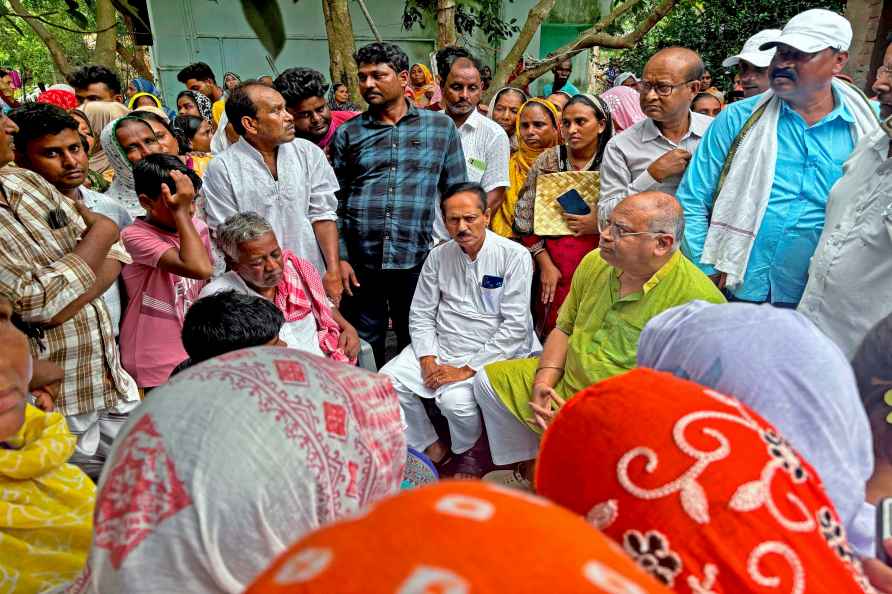 TMC leaders meets Birbhum fire victims' family