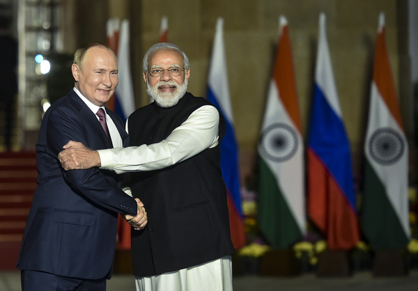 As PM Modi embarks on Russia trip, his two-decade-old photo with Putin surfaces