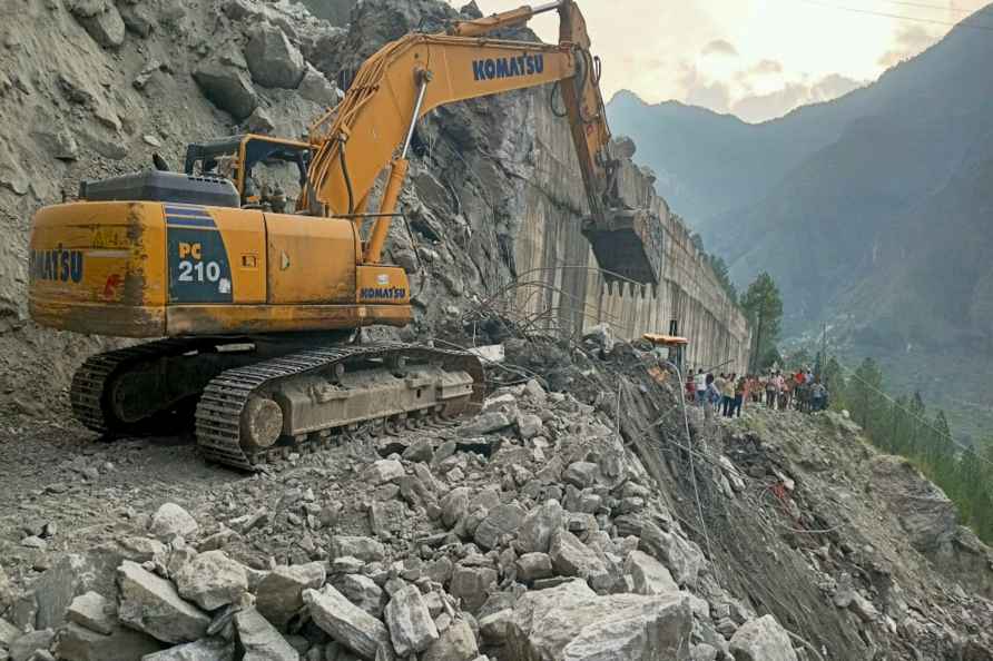 Landslide on Badrinath National Highway