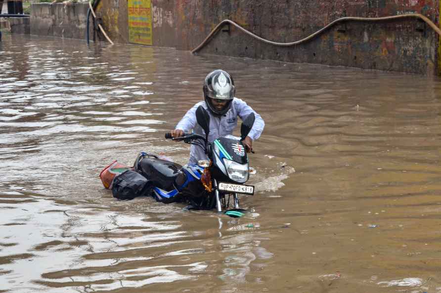 Weather: Waterlogging after rain in Mirzapur