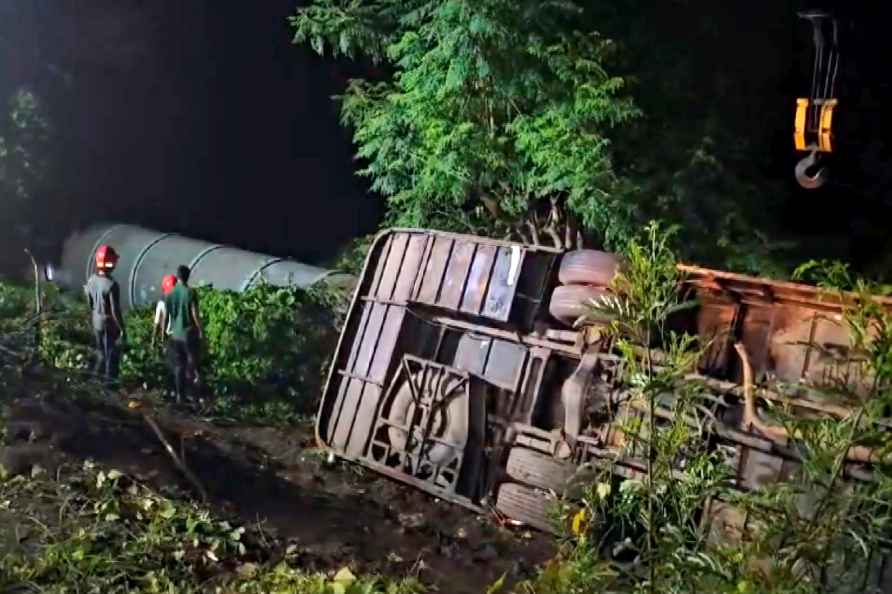 5 killed, 30 injured in Mumbai-Pune Expressway accident