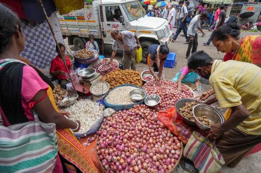 Standalone: Wholesale Vegetable market in Kolkata