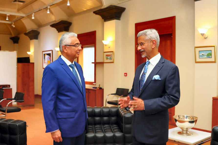 S. Jaishankar calls on Pravind Kumar Jugnauth