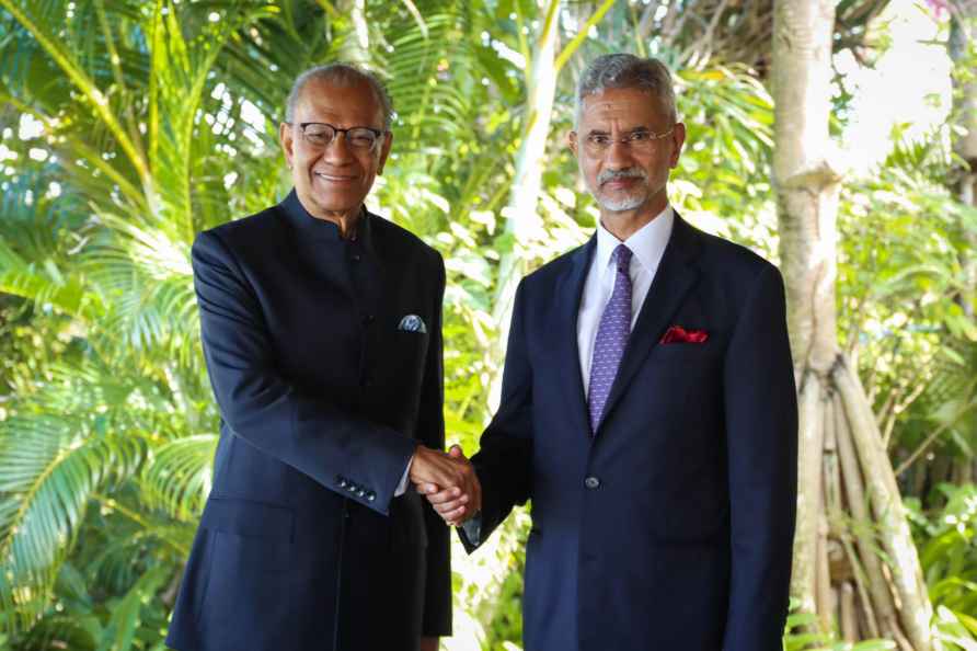 S. Jaishankar meets Navin Ramgoolam