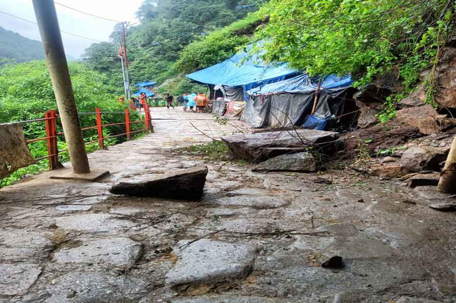 3 killed after landslide in Kedarnath