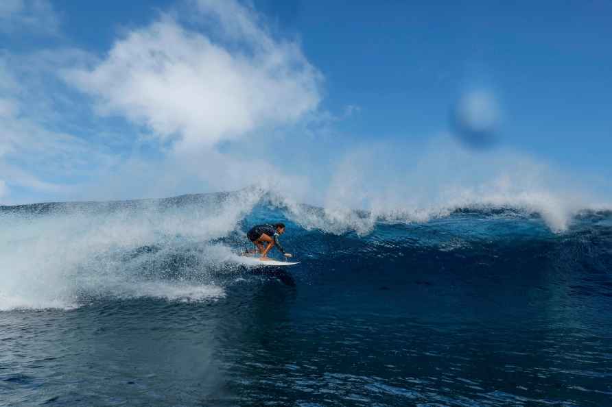 Vahine Fierro at surfing training session