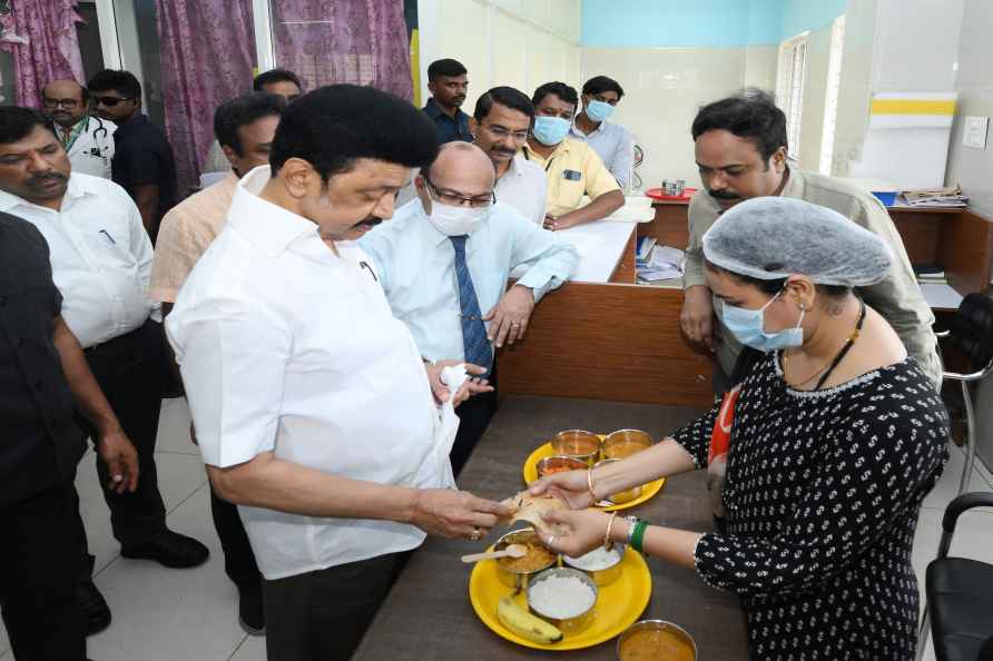 MK Stalin visits Kalaignar Centenary Hospital