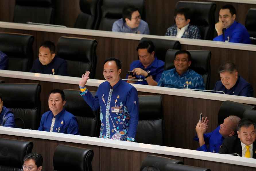 Lawmakers vote to select a new prime minister in Bangkok