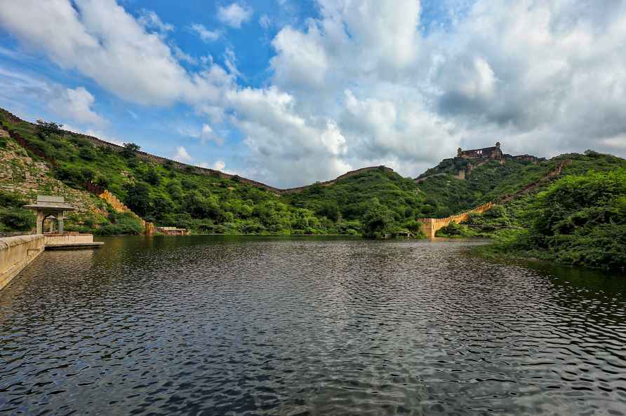 Jaipur: Historic Amer Sagar dam overflowing due to continuous rainfall...