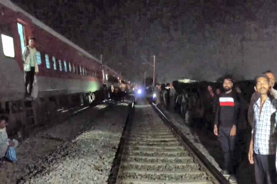 Sabarmati Express derailed near Kanpur