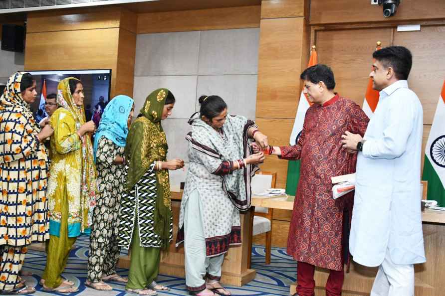 Piyush Goyal celebrates Rakshabandhan