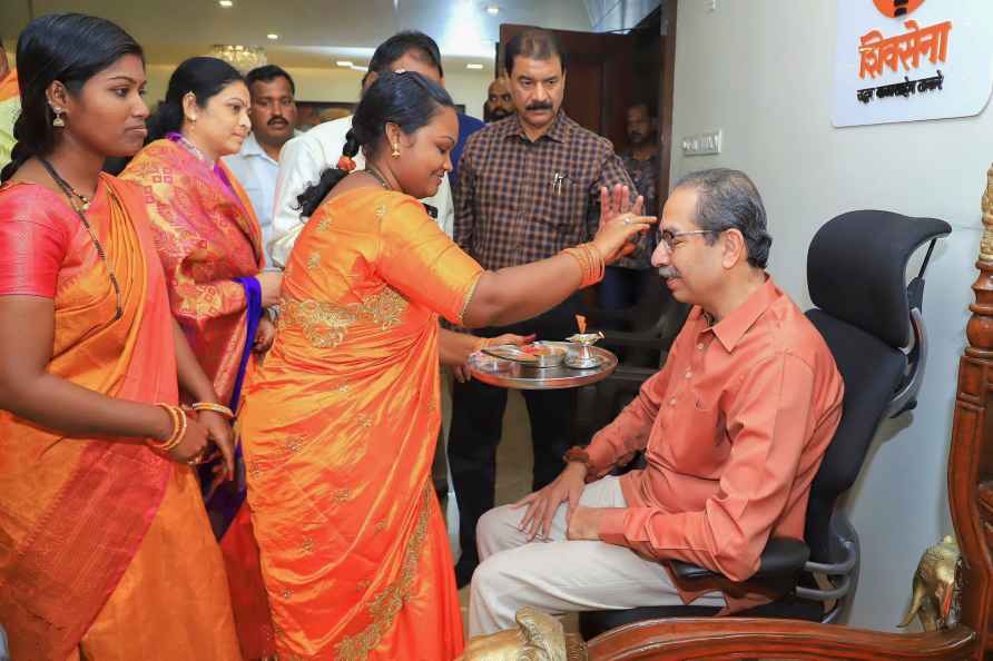 Uddhav Thackeray celebrates Rakshabandhan