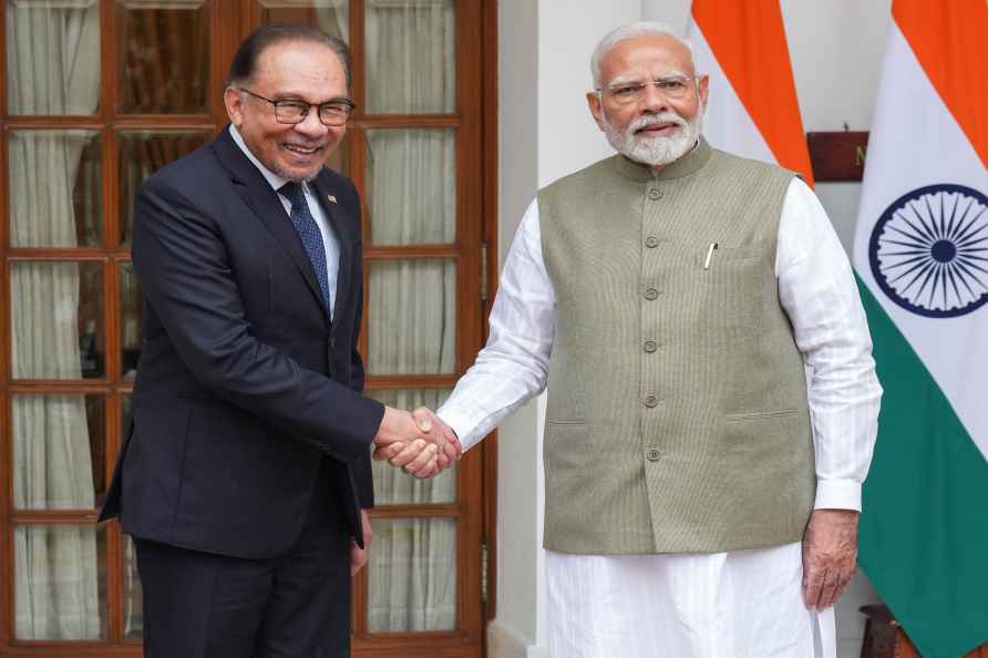 Pm Modi with Anwar Ibrahim at Hyderabad House