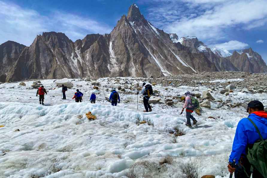 Mountaineers at Siachen Glacier