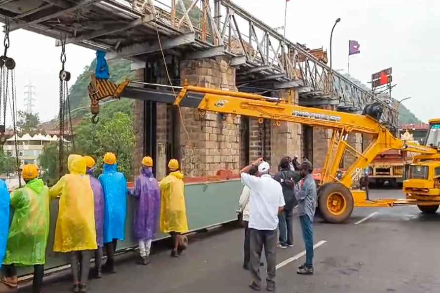 Restoration work at Prakasam Bridge