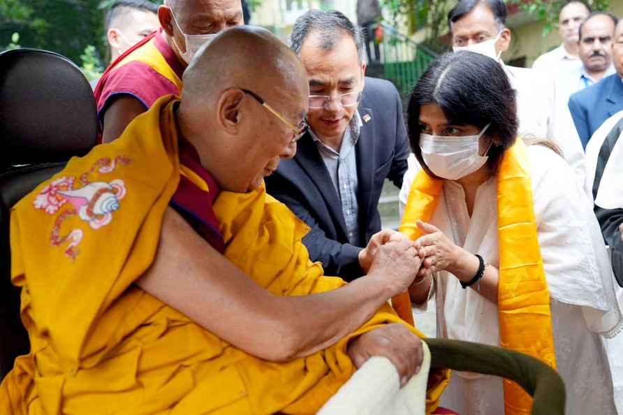 Dimple Yadav meets Dalai Lama